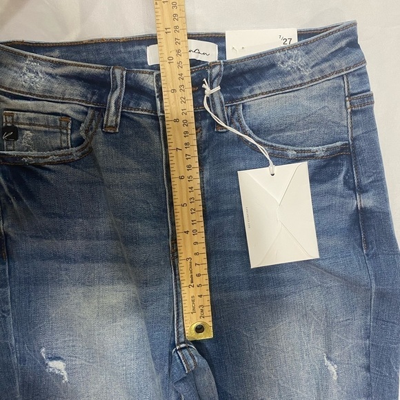 Kancan Medium Wash Five
Button Front Distressed Jeans 7/27 - Picture 7 of 9